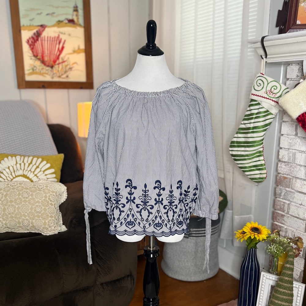 Time and Tru Navy and White Embroidered Blouse
